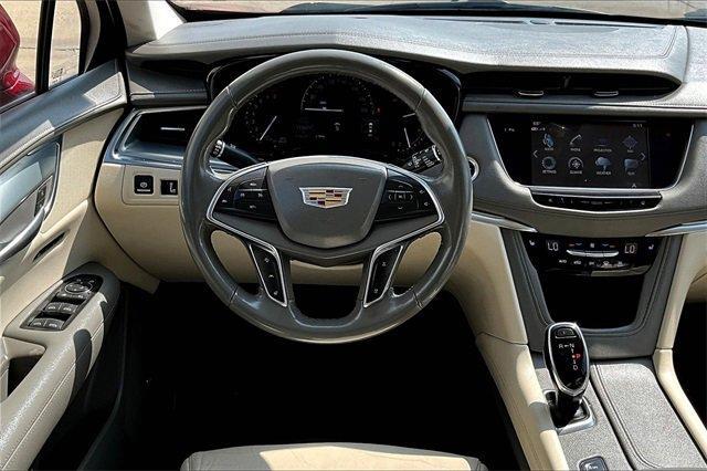 2019 Cadillac XT5 Vehicle Photo in TOPEKA, KS 66609-0000