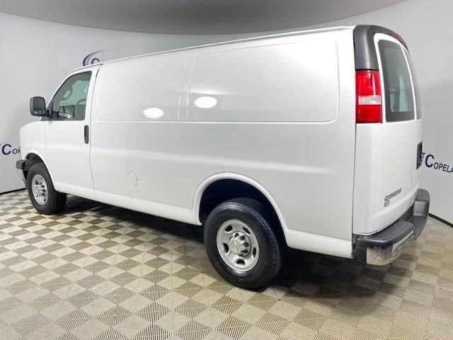 2022 Chevrolet Express Cargo 2500 Vehicle Photo in BROCKTON, MA 02301-7113