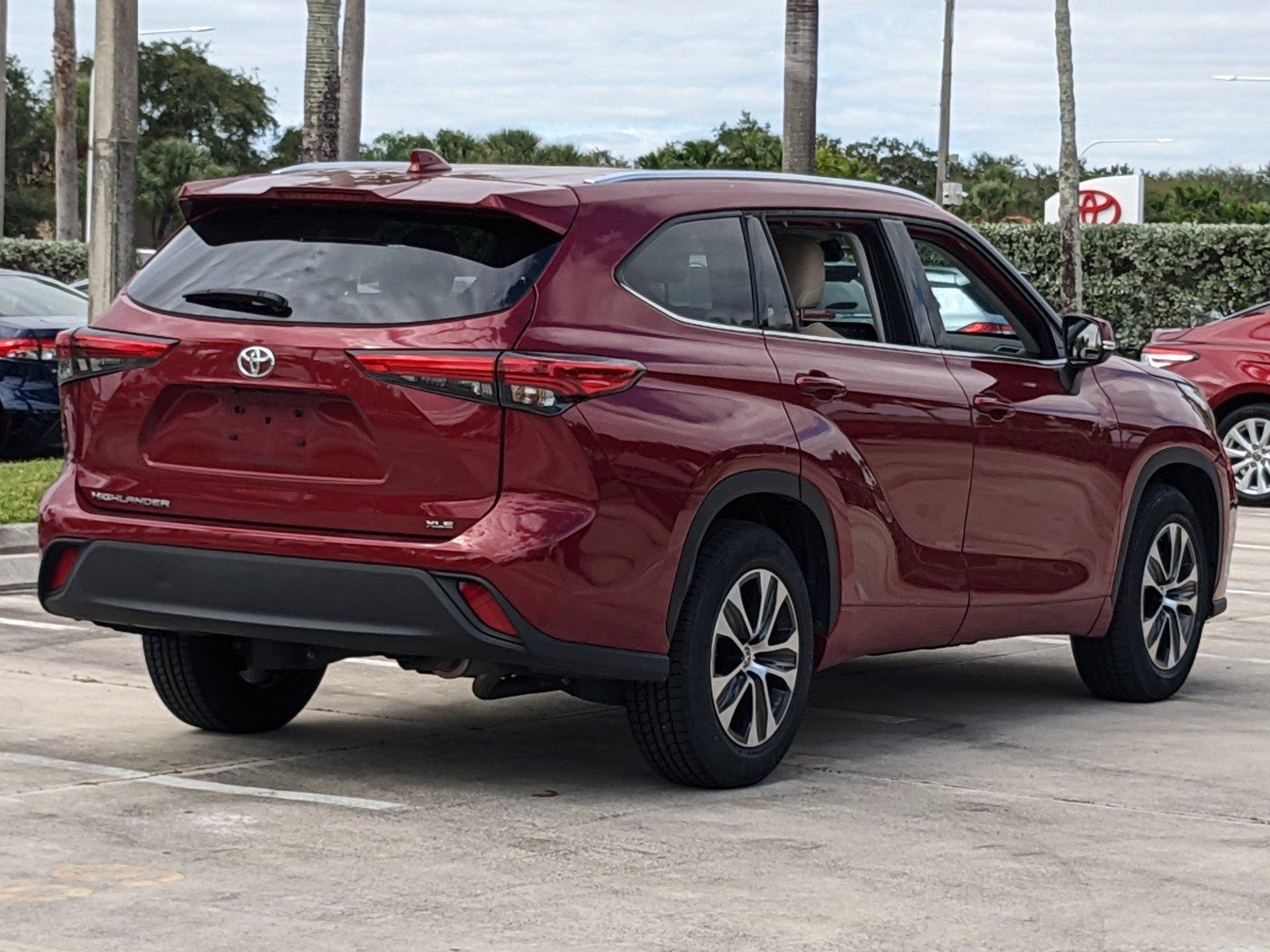 2021 Toyota Highlander Vehicle Photo in Davie, FL 33331