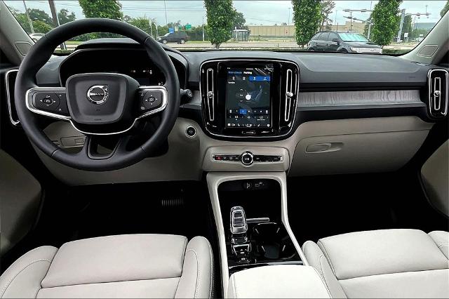 2024 Volvo XC40 Vehicle Photo in Houston, TX 77007