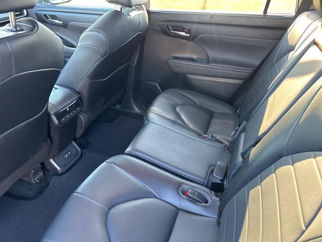 2021 Toyota Highlander Vehicle Photo in Denison, TX 75020