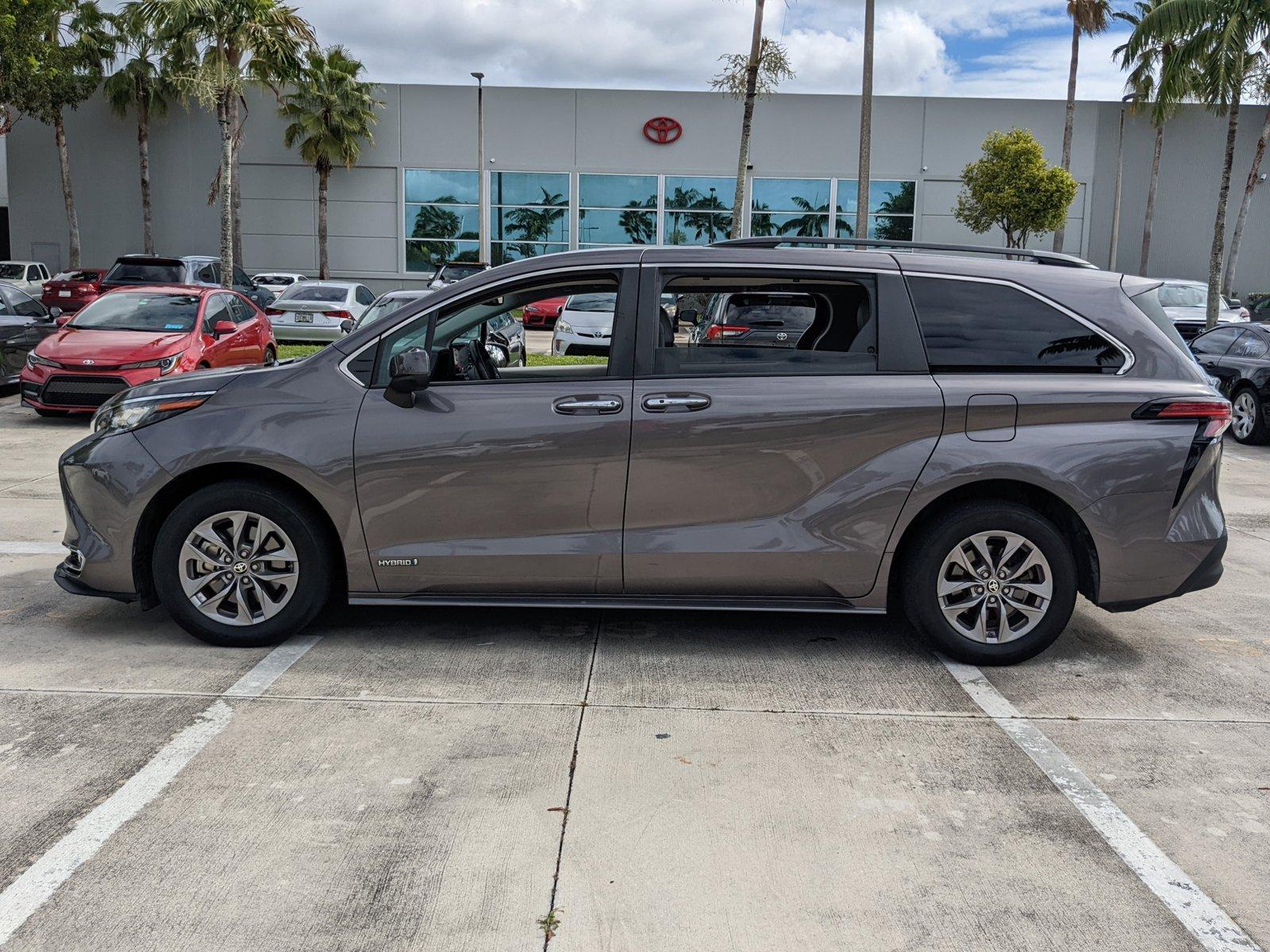 2021 Toyota Sienna Vehicle Photo in Davie, FL 33331