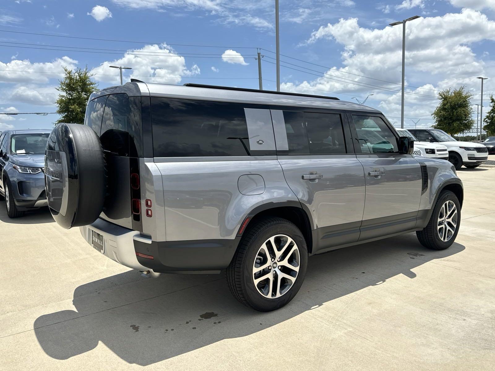 2024 Defender Vehicle Photo in AUSTIN, TX 78717