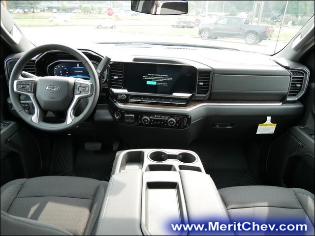 2024 Chevrolet Silverado 1500 Vehicle Photo in MAPLEWOOD, MN 55119-4794