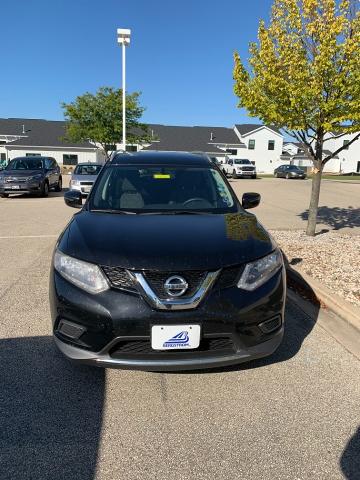 2016 Nissan Rogue Vehicle Photo in Oshkosh, WI 54901