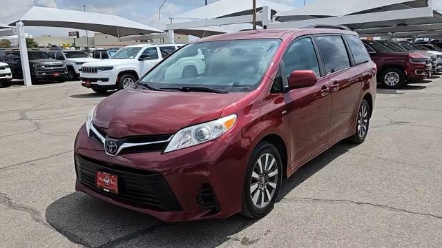 2020 Toyota Sienna Vehicle Photo in San Angelo, TX 76901