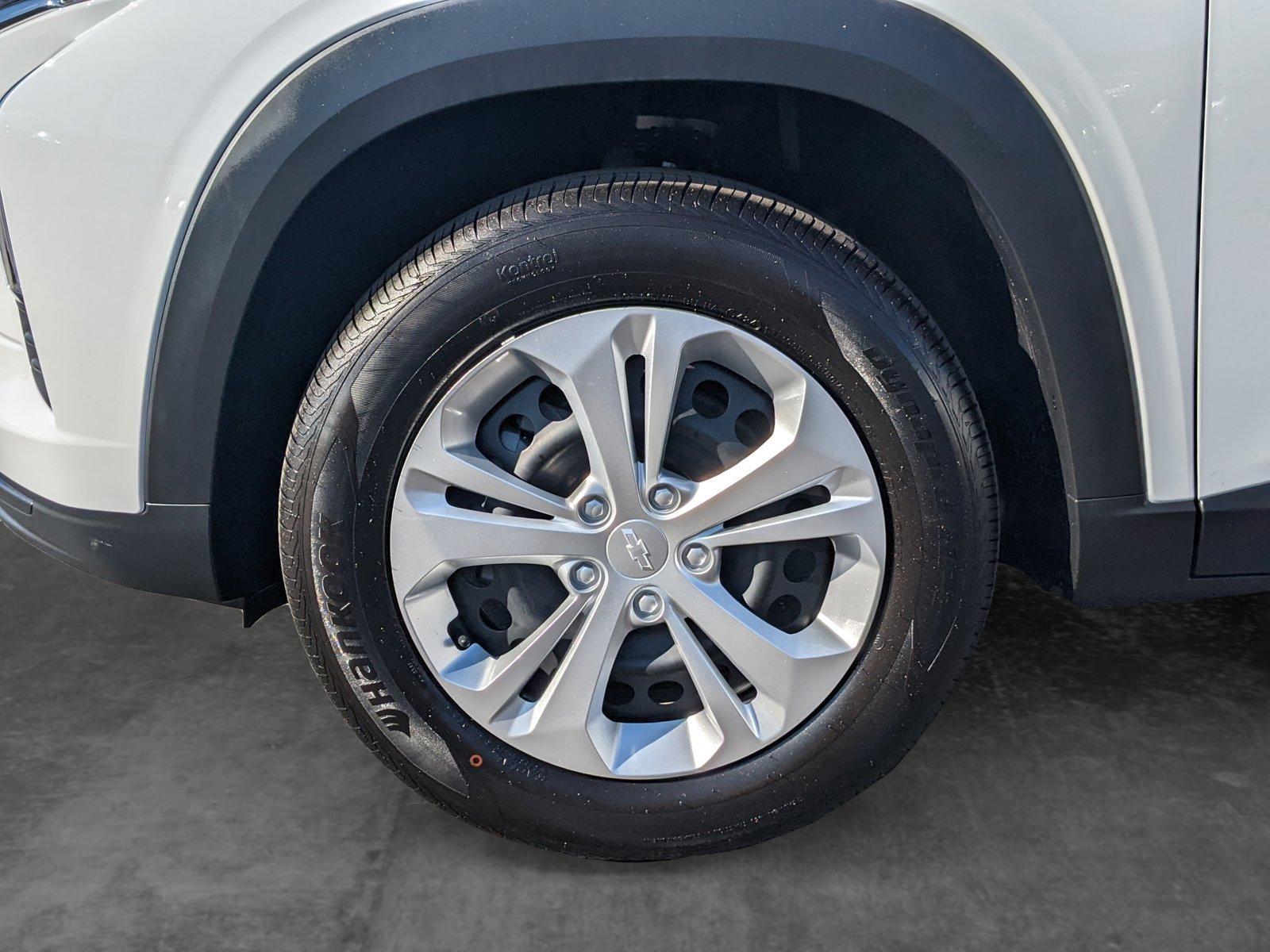 2024 Chevrolet Trax Vehicle Photo in VALENCIA, CA 91355-1705