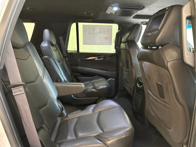 2017 Cadillac Escalade Vehicle Photo in RED SPRINGS, NC 28377-1640