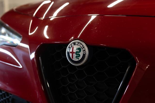 2018 Alfa Romeo Giulia Vehicle Photo in Tigard, OR 97223