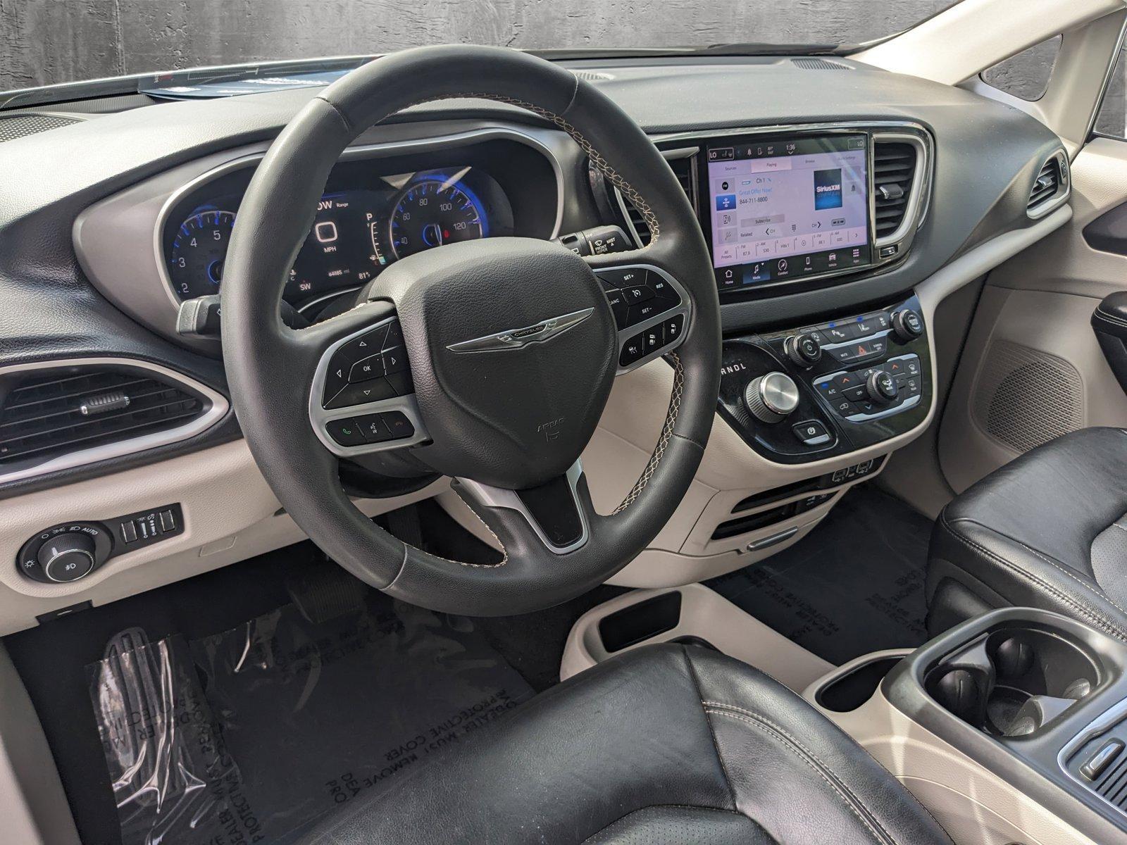 2022 Chrysler Pacifica Vehicle Photo in GREENACRES, FL 33463-3207