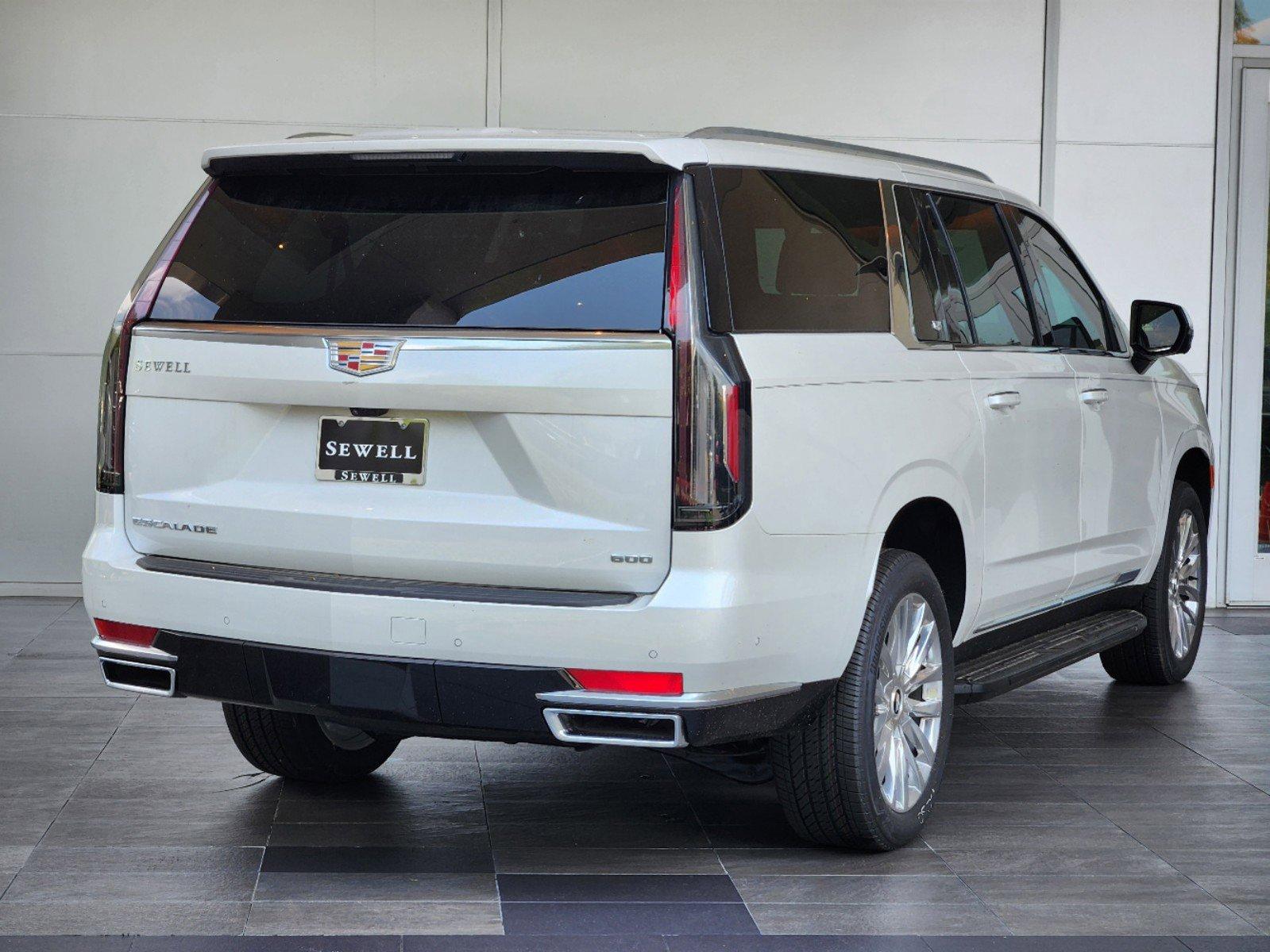 2024 Cadillac Escalade ESV Vehicle Photo in HOUSTON, TX 77079-1502