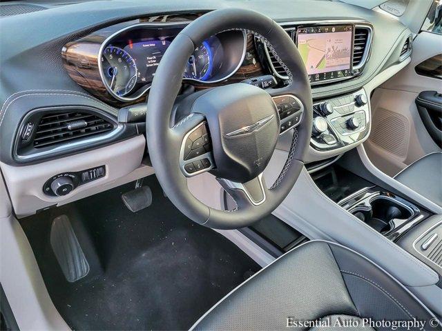 2023 Chrysler Pacifica Vehicle Photo in Plainfield, IL 60586