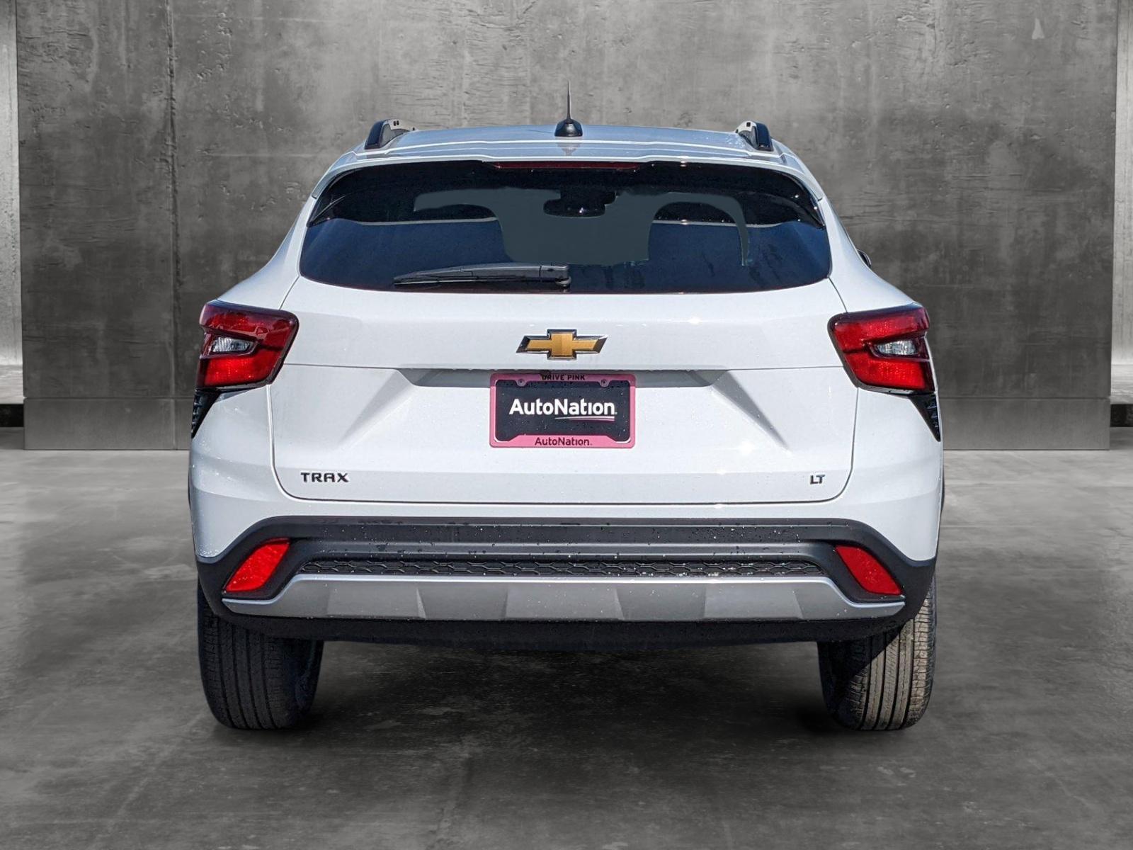 2025 Chevrolet Trax Vehicle Photo in VALENCIA, CA 91355-1705