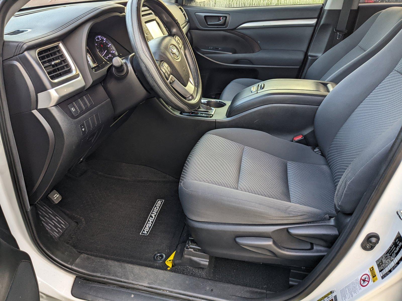 2019 Toyota Highlander Vehicle Photo in Davie, FL 33331