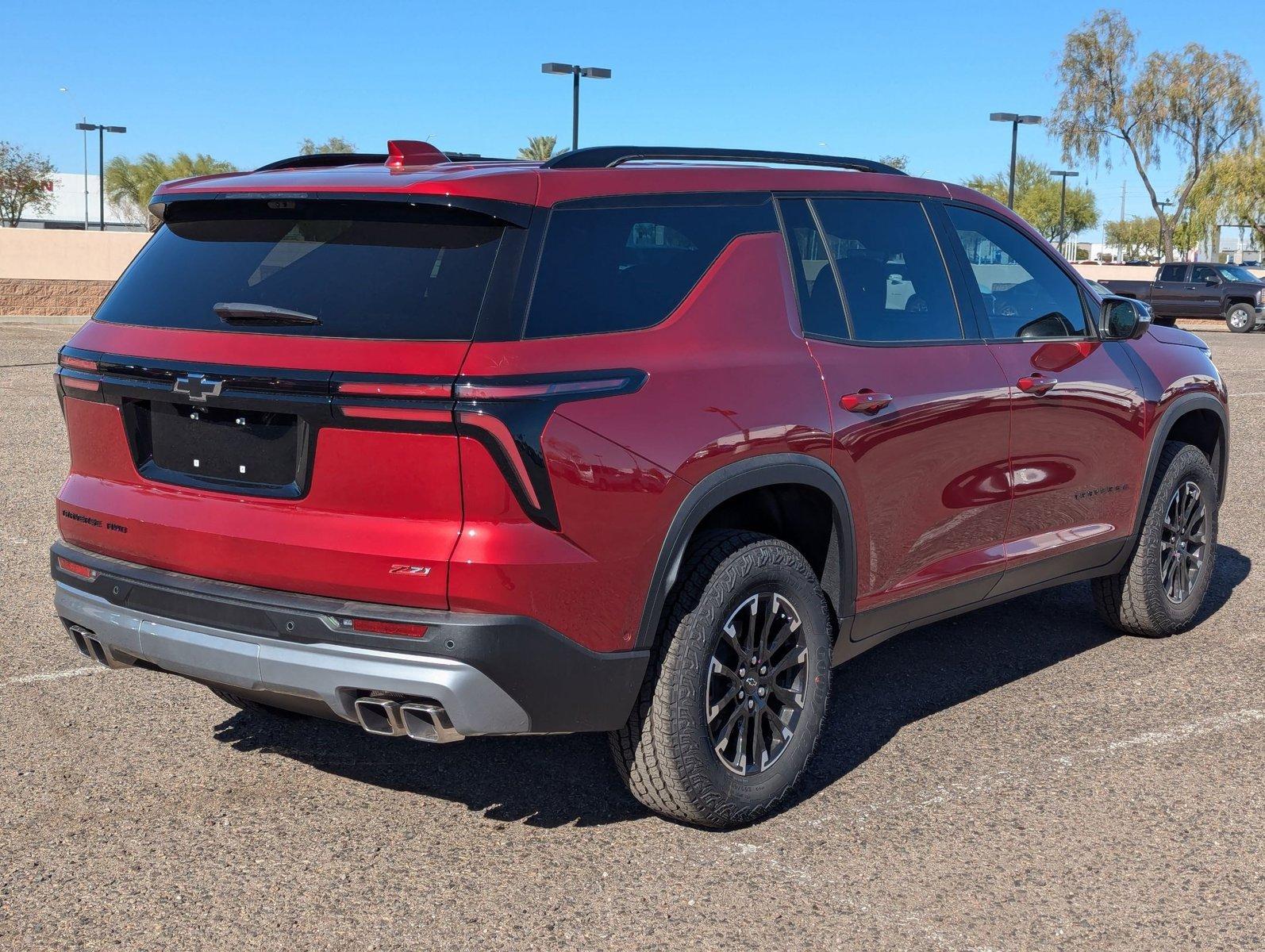 2024 Chevrolet Traverse Vehicle Photo in PEORIA, AZ 85382-3715