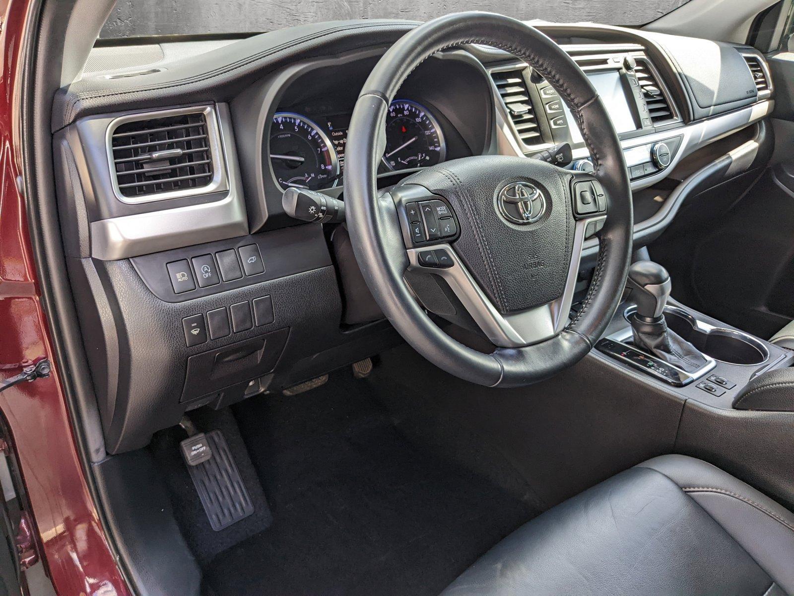 2019 Toyota Highlander Vehicle Photo in Jacksonville, FL 32256