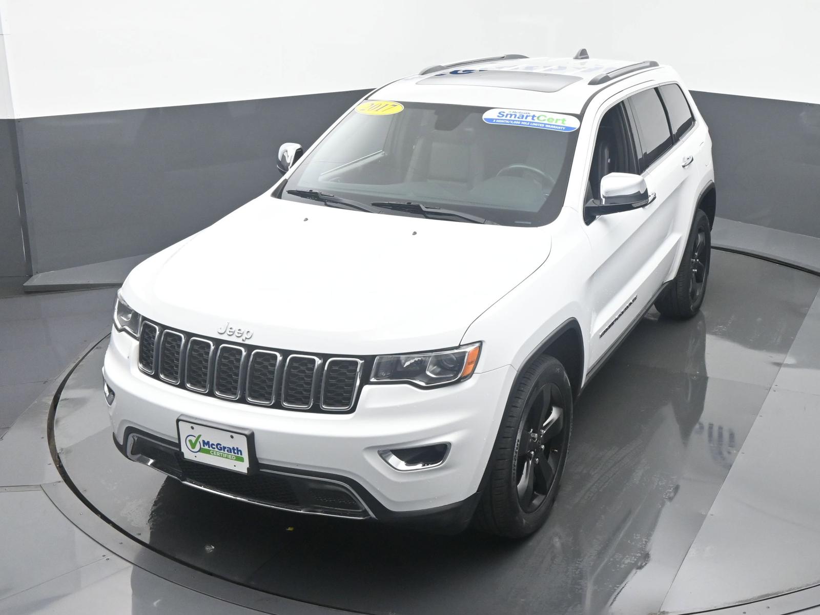 2017 Jeep Grand Cherokee Vehicle Photo in Cedar Rapids, IA 52402