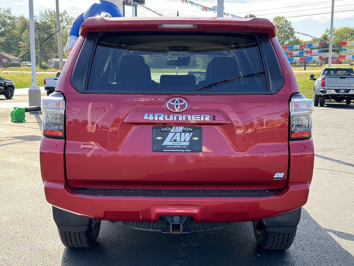 2020 Toyota 4Runner Vehicle Photo in BOONVILLE, IN 47601-9633