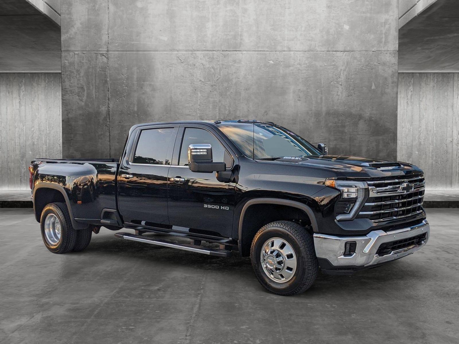 2024 Chevrolet Silverado 3500 HD Vehicle Photo in PEMBROKE PINES, FL 33024-6534