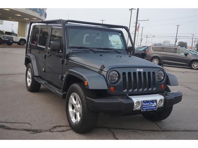 Used 2008 Jeep Wrangler Unlimited Sahara with VIN 1J4GA59128L591053 for sale in Alcoa, TN