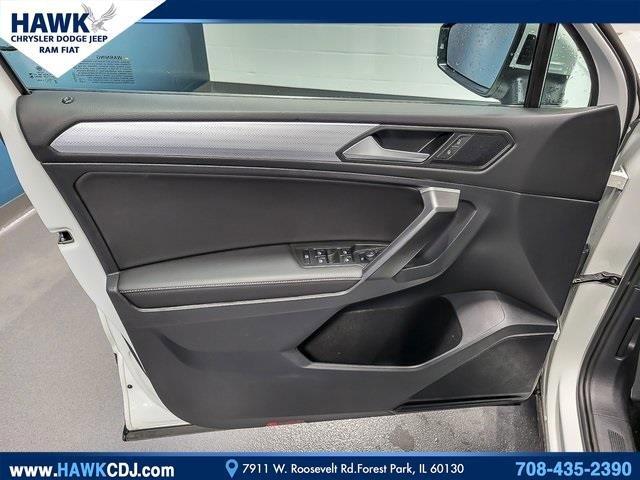 2024 Volkswagen Tiguan Vehicle Photo in Saint Charles, IL 60174