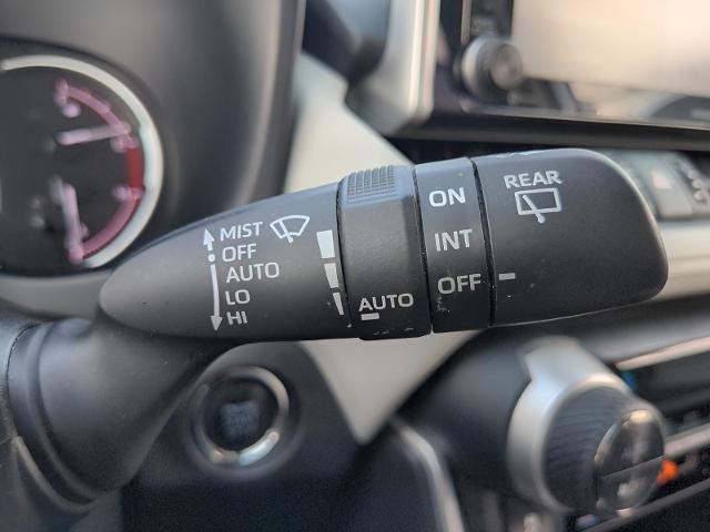 2021 Toyota RAV4 Vehicle Photo in Green Bay, WI 54304