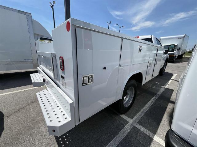 2024 Chevrolet Silverado 3500 HD Chassis Cab Vehicle Photo in ALCOA, TN 37701-3235