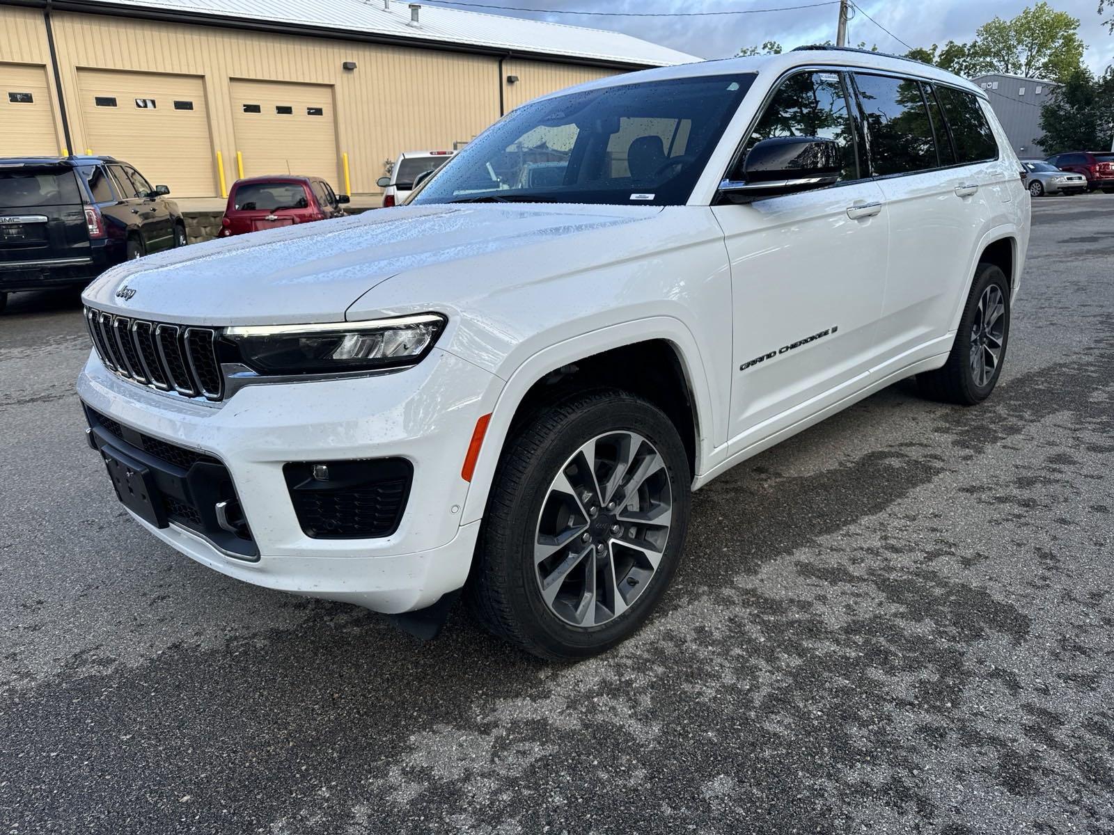 2023 Jeep Grand Cherokee L Vehicle Photo in Marion, IA 52302