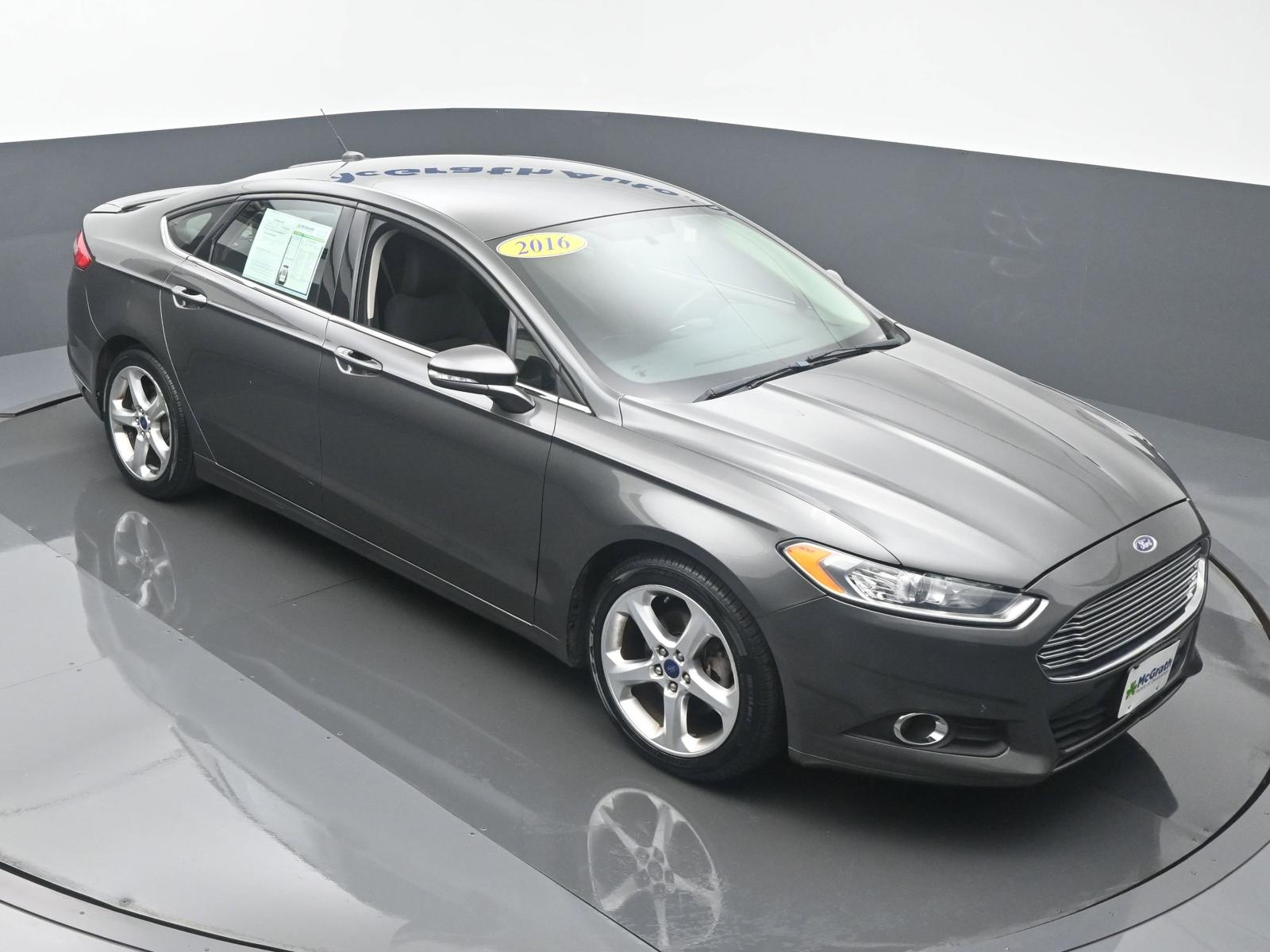 2016 Ford Fusion Vehicle Photo in Cedar Rapids, IA 52402