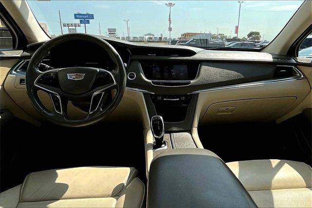 2019 Cadillac XT5 Vehicle Photo in TOPEKA, KS 66609-0000