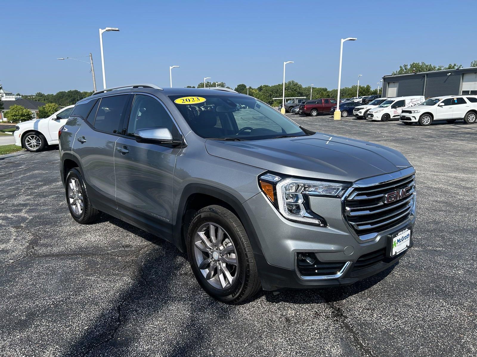 2023 GMC Terrain Vehicle Photo in Cedar Rapids, IA 52402