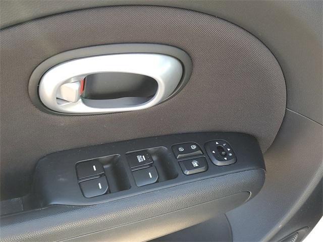 2015 Kia Soul Vehicle Photo in GRAND BLANC, MI 48439-8139