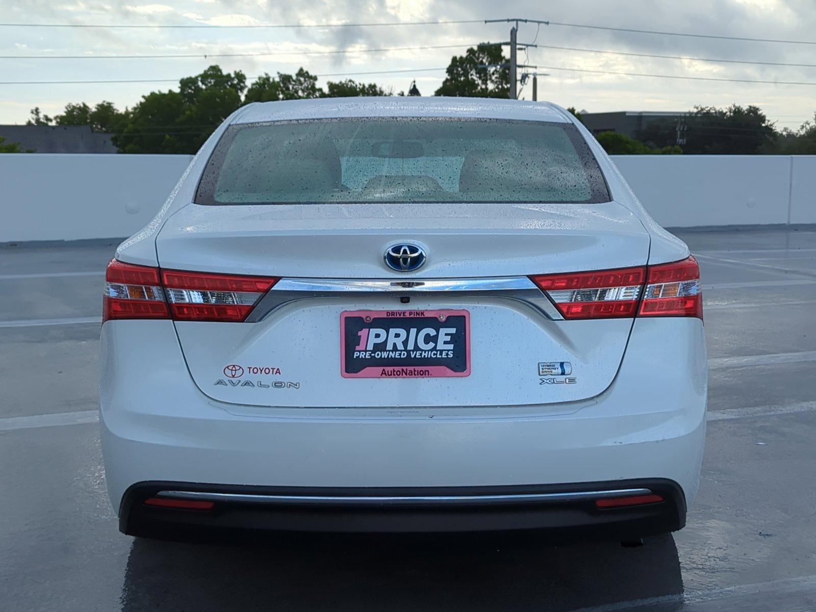 2013 Toyota Avalon Hybrid Vehicle Photo in Ft. Myers, FL 33907