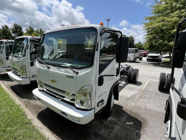 2025 Chevrolet Low Cab Forward 4500 Vehicle Photo in ALCOA, TN 37701-3235