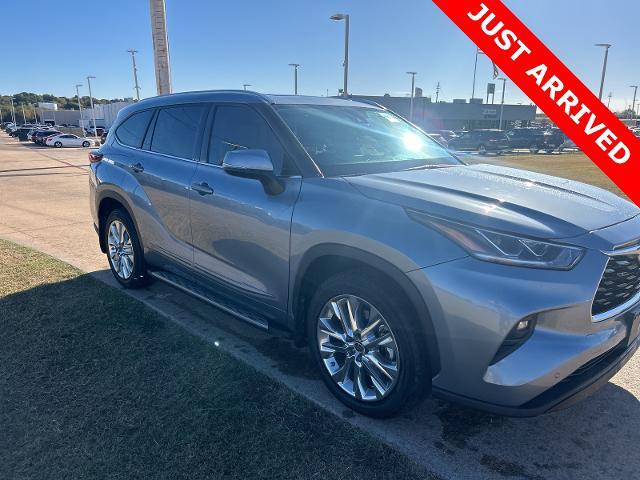 2021 Toyota Highlander Vehicle Photo in Denison, TX 75020