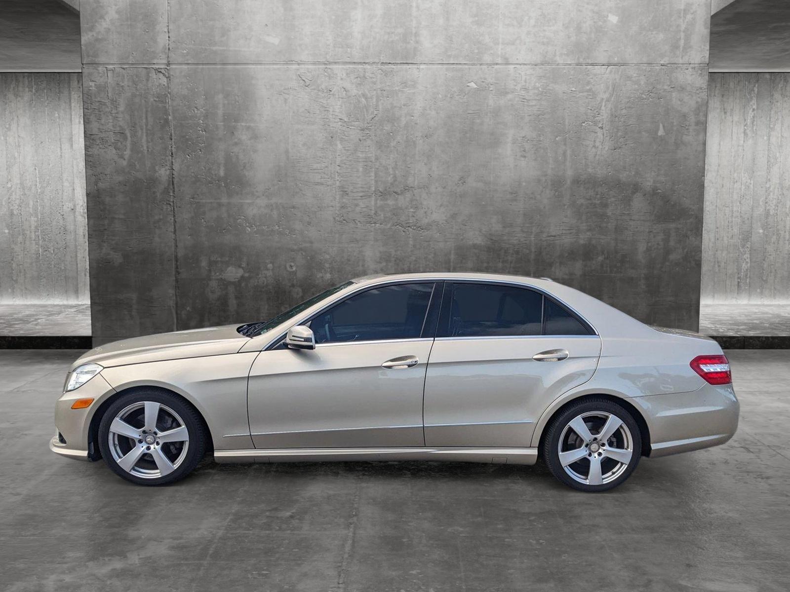 2010 Mercedes-Benz E-Class Vehicle Photo in WEST PALM BEACH, FL 33407-3296