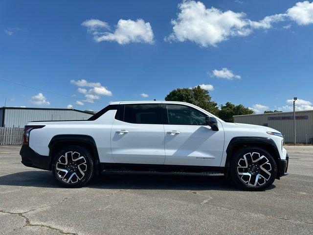 2024 Chevrolet Silverado EV Vehicle Photo in TUPELO, MS 38801-6508