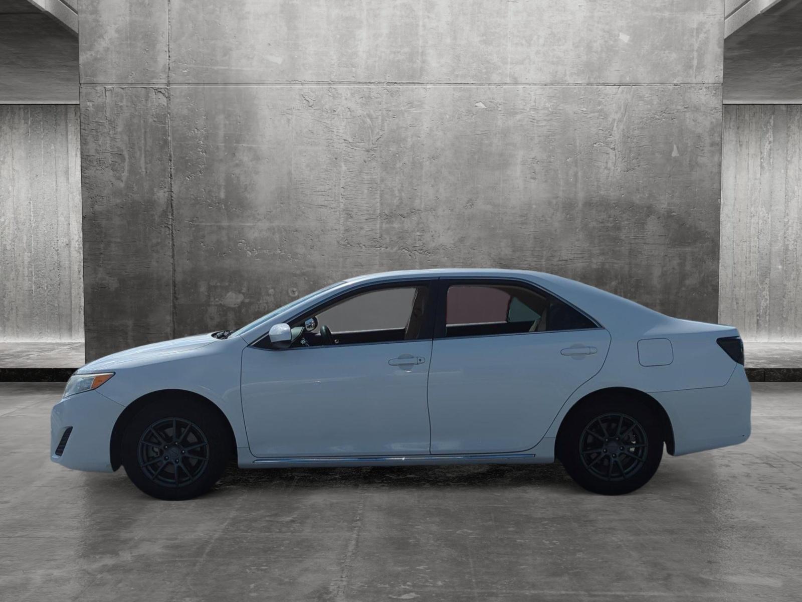 2013 Toyota Camry Hybrid Vehicle Photo in Ft. Myers, FL 33907