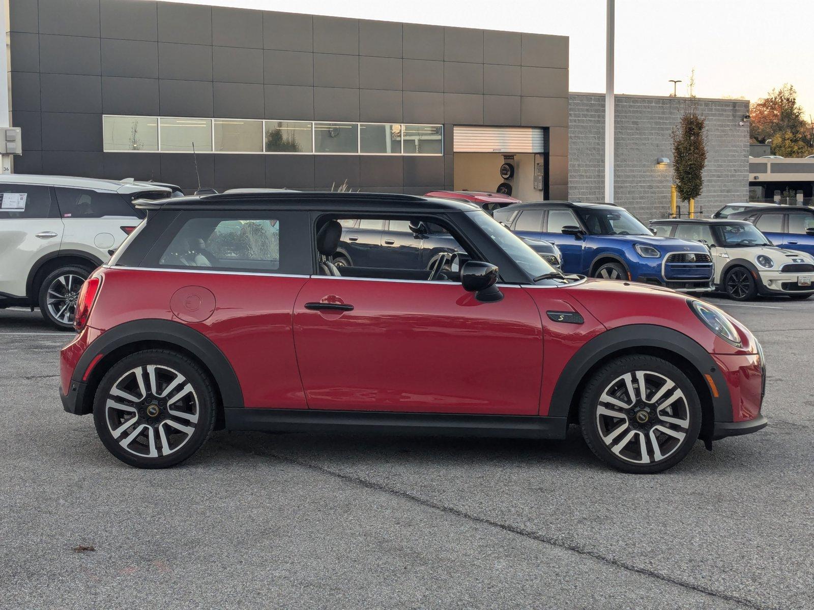 2022 MINI Electric Hardtop 2 Door Vehicle Photo in Towson, MD 21204