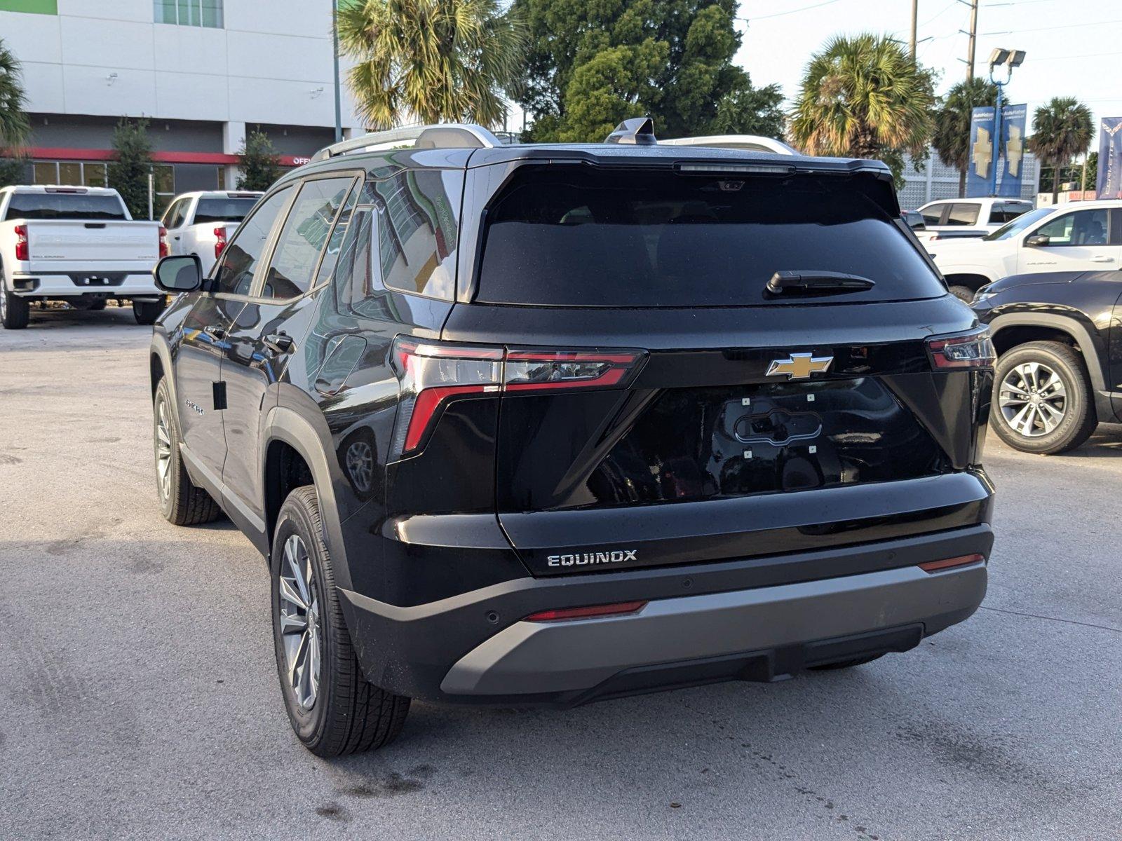 2025 Chevrolet Equinox Vehicle Photo in GREENACRES, FL 33463-3207