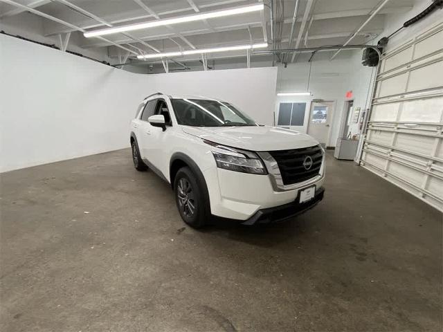 2022 Nissan Pathfinder Vehicle Photo in PORTLAND, OR 97225-3518