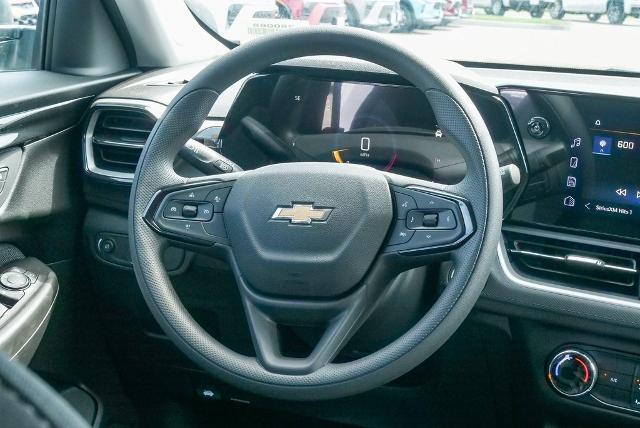 2025 Chevrolet Trailblazer Vehicle Photo in VENTURA, CA 93003-8585