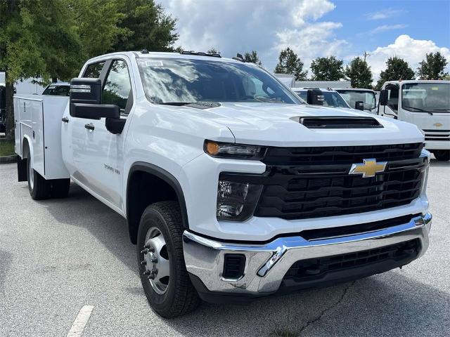 2024 Chevrolet Silverado 3500 HD Chassis Cab Vehicle Photo in ALCOA, TN 37701-3235