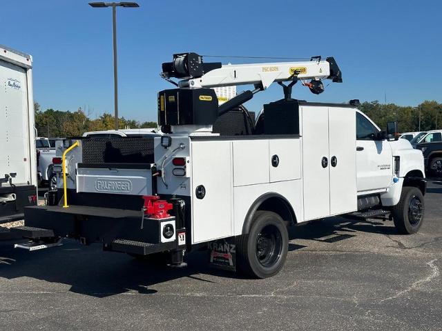 2024 Chevrolet Silverado 5500 HD Vehicle Photo in COLUMBIA, MO 65203-3903