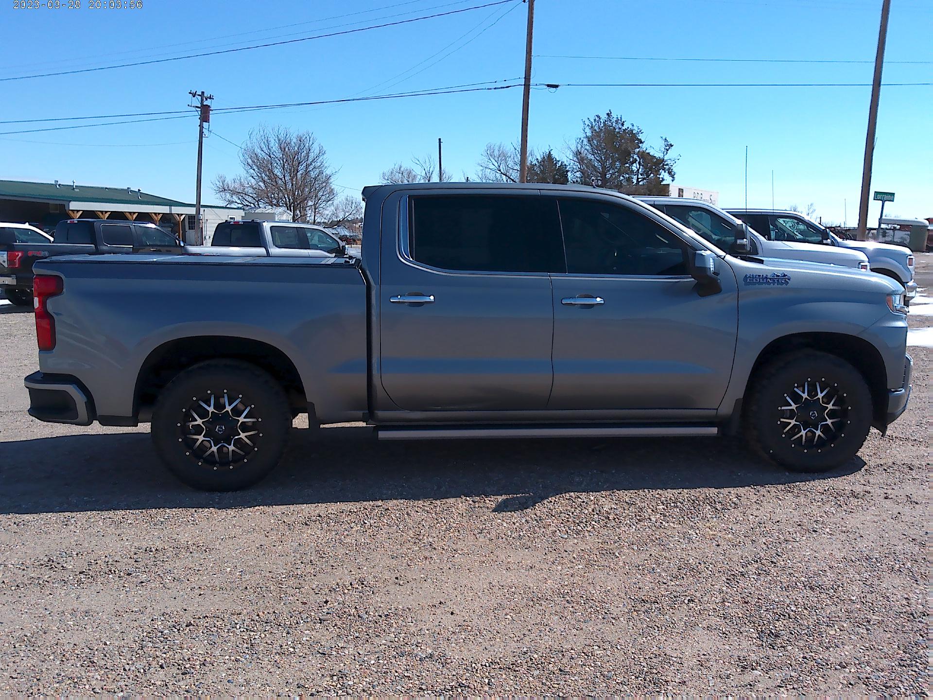 Used 2019 Chevrolet Silverado 1500 High Country with VIN 1GCUYHEL9KZ382040 for sale in Saint Francis, KS