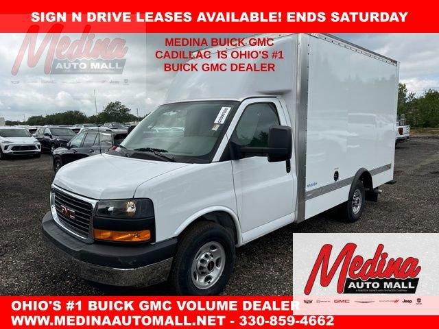 2024 GMC Savana Cutaway 3500 Vehicle Photo in MEDINA, OH 44256-9631