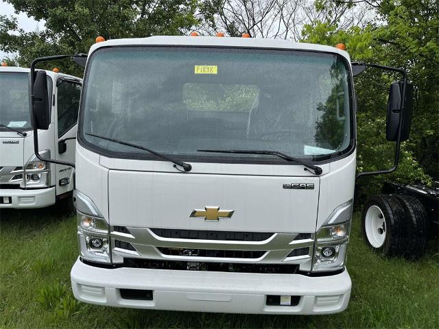 2024 Chevrolet Low Cab Forward 4500 Vehicle Photo in ALCOA, TN 37701-3235