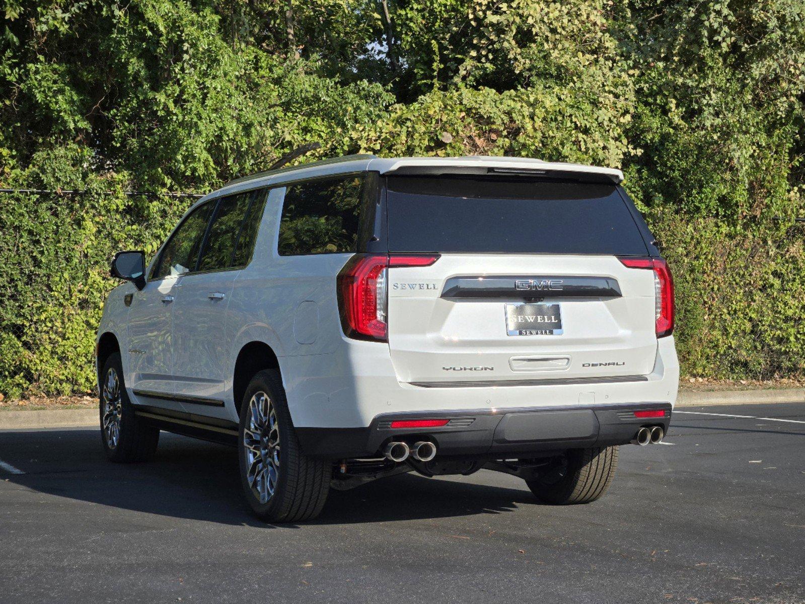 2024 GMC Yukon XL Vehicle Photo in DALLAS, TX 75209-3016