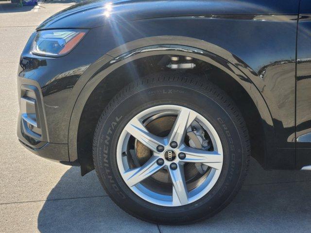 2025 Audi Q5 Vehicle Photo in HOUSTON, TX 77090