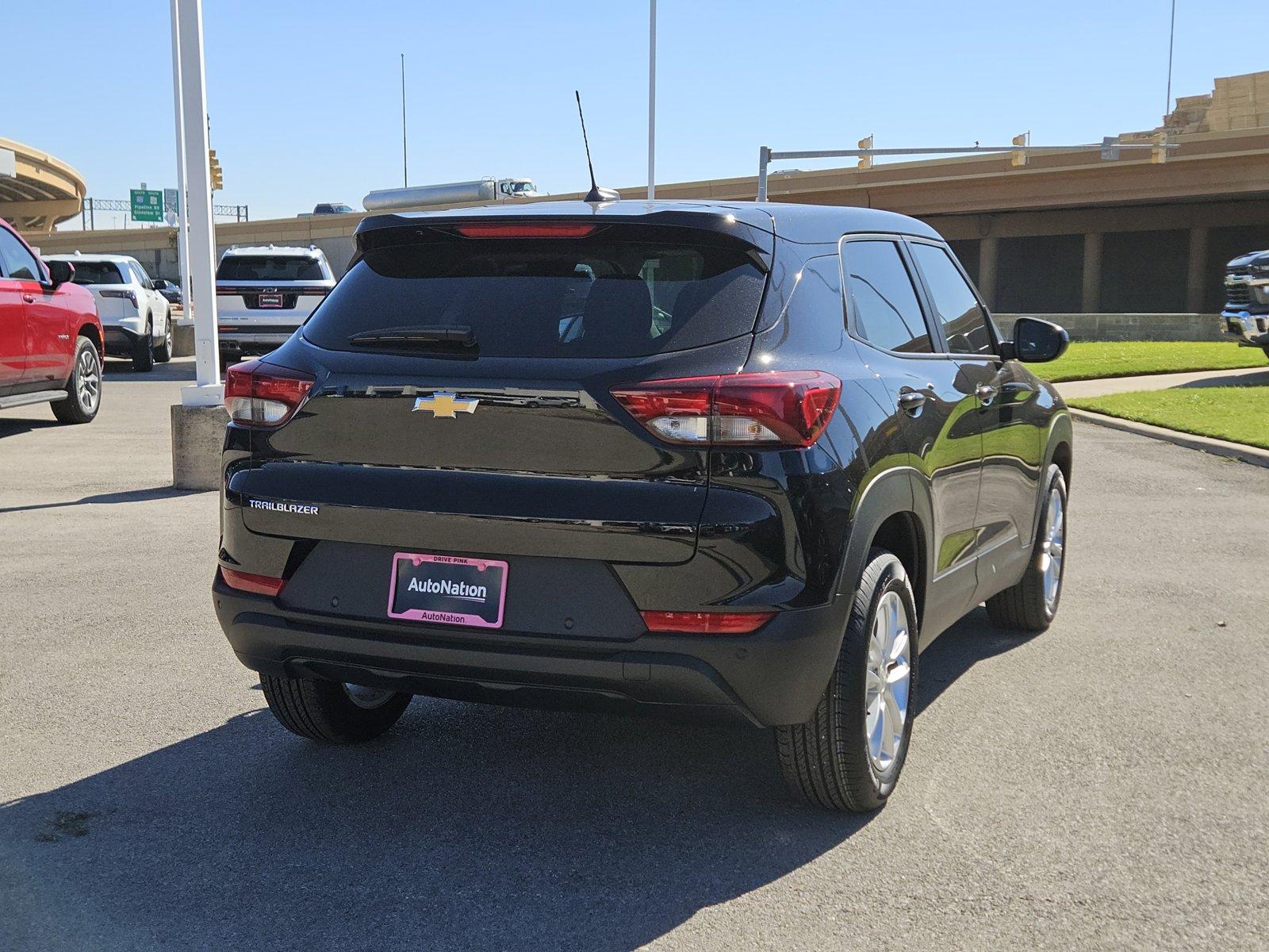 2025 Chevrolet Trailblazer Vehicle Photo in NORTH RICHLAND HILLS, TX 76180-7199